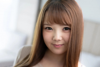【木咲あんな】Fカップで笑顔が可愛いモチ肌美少女！モチ肌色白女の子のはにかみエッチwwwの画像