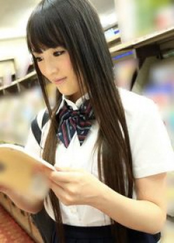 【美少女即ハメ】書店で本を読む制服姿の美少女に悪戯！媚薬をタップリ塗ったチンコをバックからいきなり挿入して激ピストンに絶頂イキの女子高生の画像