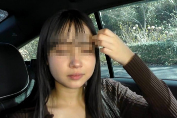 【無修正エムオクン動画】目モザがあっても可愛いと分かるＳＳ級シロウト女子が車内フェラ抜きバイト！唾を垂らして必死でしゃぶる！続き後半最後は口内発射！の画像