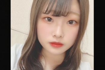 【無修正エムオクンエロ動画】合法ロリ系シロウト女子プライベートのフェラ＆パイズリ撮影大流出！続き後半最後まで見逃すなよ！スマホ縦画面◎童顔◎接写◎亀頭小の画像
