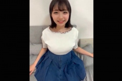【エムオクンエロ動画】縦画面！推定Ｊカップ美爆乳ＳＳＳ級ＡＩ顔面変換ロリカワ女子自撮りオナ！第二弾！私服・キャミ・パジャマ姿の３部構成！ロリ巨乳は永遠！の画像