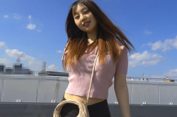 【無修正エムオクンエロ動画】超高画質！横画面！笑顔が素敵なヘソ出しイマドキ女子ギャル車内フェラ抜き！接写で咥えるところ丸見え！続き後半最後は大量口内だ！の画像