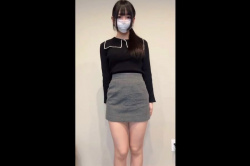【無修正エムオクンエロ動画】高画質！縦画面！黒髪合法ティーンめっかわ女子エロ自撮りティック◯ック流出！過激につき消される前に急げ！姫カット◎良スタイル◎の画像