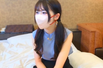 【無修正エムオクンエロ動画】ツインテ黒髪ノースリーブミニスカ姿ＳＳＳ級上物マスク女子と男性がハメ撮り生配信！顔出しメチャカワ！続き後半最後生中出し発射！の画像