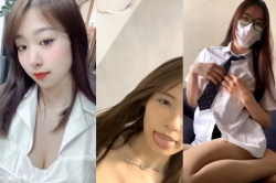 【無修正エムオクンエロ動画】縦画面！日本人でもおかしくない白ニーハイＪ系制服コス眼鏡美人のプラベオナニー流出！推定Ｃカップ美乳◎スタイル抜群◎モリマン◎の画像