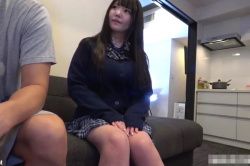 【無修正エムオクンエロ動画】ミニワンピ私服からＪ系制服コスに着替えオナ＆フェラしてもらう合法ロリティーン黒髪女子！推定Ｈカップ美爆乳！パイパン◎喋り声◎の画像