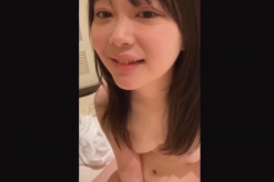 【無修正エムオクンエロ動画】すっぴん口唇厚いガチ素人ハダカ女子の援○ＳＥＸハメ撮り！局部パイパン丸見え！最後フェラ大量口内！事後着替え中の会話◎ネイル◎の画像