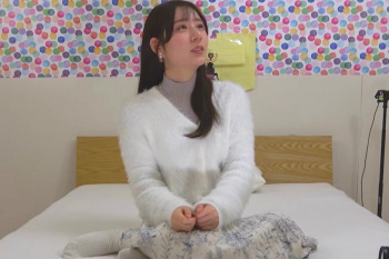 【無修正エムオクンエロ動画】海外ＡＶにオーディションで行った日本美人女性がそのままハメ撮り開始だ！続き後半最後はバック生中出し！美脚◎モリマン◎横画面◎の画像