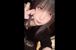 【無修正エムオクンエロ動画】アッシュヘアＭ字股間２本指入れクチュオナニーする素人合法ティーン女子ギャル！腰浮かせくぱぁプレイ開始！推定Ｅカップ◎縦画面◎の画像