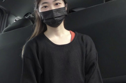 【無修正エロエムオクン動画】茶髪ロング細身ニーハイ合法ティーン女子車内で前戯フェラ＆本番挿入ハメ撮り！最後は手コキだ！ヌルサク高画質◎よく見え◎横画面◎の画像