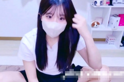 【丸見えエロエムオクン動画】マスクと服を取ったらＳＳＳ級ルックス＆推定Ｈカップ美巨乳だった！上物女子エロ自撮り！裸おもちゃ当てオナニー！長時間◎横画面◎の画像