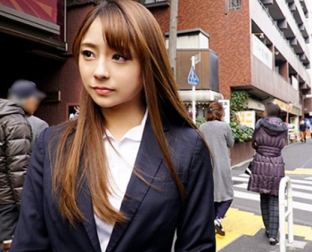 【同僚】出張中の美人OLと上司に混浴体験させ欲情して生挿入してしまう二人を盗撮！水着マッサージで濡れたマ〇コに生挿入し我慢できず中出しフィニッシュの画像