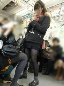 日焼け尻エロ画像50枚 水着の跡にこんがり焼けた美尻画像の画像