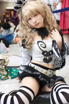 縞々ニーソエロ画像130枚 コスプレイヤーやJKのロリカワ美脚集めてみたの画像