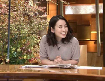 森川夕貴アナ、透け透け衣装だとオッパイの形が丸見えになりますの画像