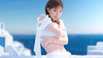 本田翼、引き締まった美くびれ披露の頑張ったスタイルに注目しての画像