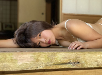 SKE48山内鈴蘭(27歳)がむっちりアピール！“ゴルフ利権”めぐり女性タレントが露出合戦の画像