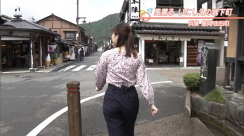 勝川沙鞆里アナのお尻にパンティ線がクッキリ食い込んでるの画像