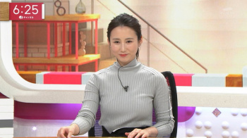 森川夕貴アナ、ニットおっぱい左の乳房のほうが垂れてるなシコの画像