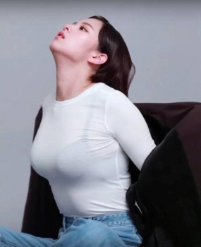 広瀬すず、腋ズームアップからブラ線おっぱいまで凝視たまりませんわの画像