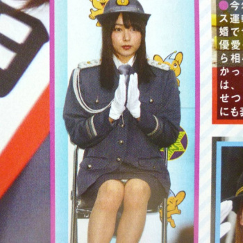 桜井日奈子、パンチラ！スカートの中が丸見え過ぎてたまりませ～んの画像