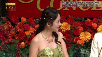 竹崎由佳アナ、ちょっと斜に構えておっぱいデッカ！強調してきたの画像
