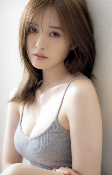 白石麻衣(32)、おっぱいがデカい！乳房の膨らみ最高！の画像