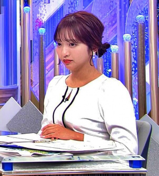 藤本万梨乃アナ、白YCおっぱい凄い！乳房の膨らみがエチエチ過ぎデっすの画像