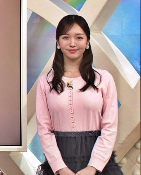 刈川くるみアナ、ニットおっぱいデッカ！乳房の膨らみエチエチ過ぎの画像