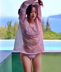森香澄アナ、パンティ股間の膨らみのスジがエチエチ過ぎてタマランちの画像