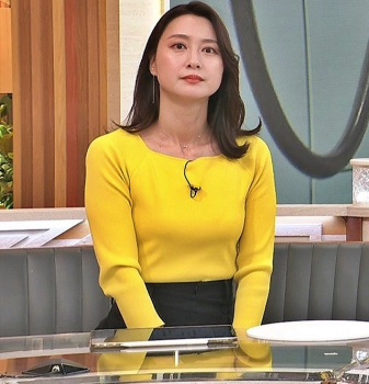 小川彩佳アナ、下乳おっぱい乳房の影しゅげえー！たまりませ～んの画像
