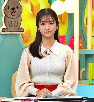 田村真子アナ、おっぱいのカタチがクッキリ見えるイヤらしい乳房の画像