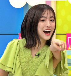 田村真子アナ、緑の腋まんからベージュ色ブラ見え過ぎたまりませ～んの画像