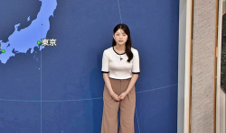 佐藤梨那アナ、白ニットおっぱいエッロ!YCの膨らみがエチエチ過ぎの画像