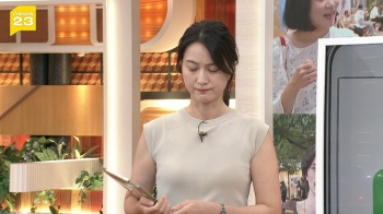 小川彩佳アナ、ノースリ腋おっぱいエッロ！YCアングルの膨らみ最高！の画像