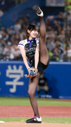 岡田紗佳さん(31)のパンチラ始球式wwwwwwwの画像