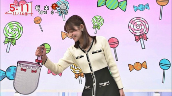 田崎さくらアナ、ニットおっぱいエッロ！B地区がエチエチ過ぎて最高！の画像