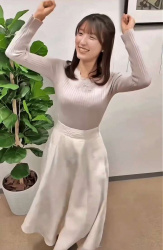 白木愛奈アナ、白ニットおっぱいバインバイン揺れ過ぎてB地区がエッロの画像