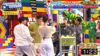 めるる（生見愛瑠）パンティ線が食い込むお尻の膨らみ白パンツたまらんの画像