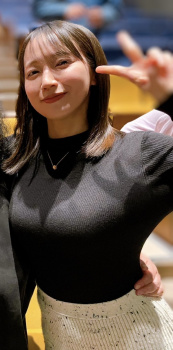 吉岡里帆、黒ニットおっぱいデッカ過ぎ！乳房の膨らみたまりませ～んの画像