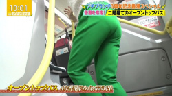 野村彩也子アナ、クロッチ見えパンティ線が浮き出てる尻の膨らみ最高！の画像