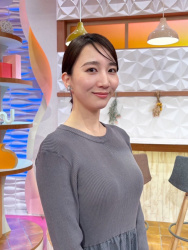 福戸あやアナ、ニットおっぱいデッカ！YCの膨らみの形が浮き出て最高！の画像