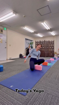 滝菜月アナ、ヨガポーズで尻の膨らみにレギンスを食い込ませ動画の画像