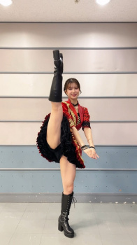 Juice=Juice井上玲音、最新シャッターチャンス動画！股間エッロ過ぎの画像