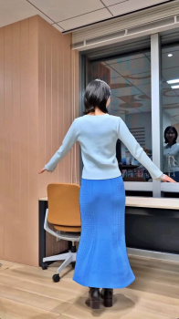 海老原優香アナ、パンティ線が食い込む尻肉フリフリスタイル良いねの画像