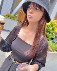 元NMB48本郷柚巴、こんなにエロい姿を見せた格好で街歩いてるなんての画像