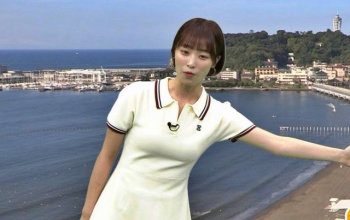 今井春花アナ、下乳の盛り具合とポロシャツのボタンを1番下まで外してるの画像