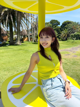 黒田菜月アナ、ノースリニットおっぱいデッカ！横乳の膨らみの影エッロの画像