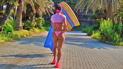 海で見る素人のTバック水着の尻はほんとにエッチだなの画像