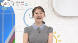 杉原凜アナ、ポロシャツおっぱいエッロ！横乳のカタチがタマランちの画像